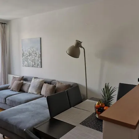Prime With Balcony Будапешт