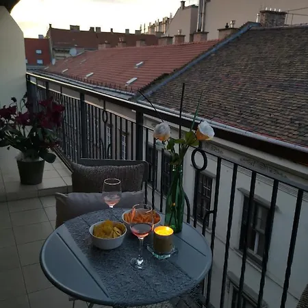 Prime With Balcony Будапешт